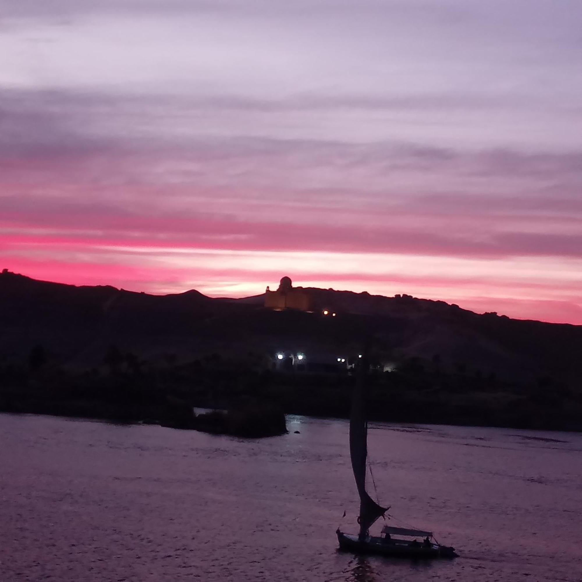 Hooly Nubian Hotel Aswan Bagian luar foto