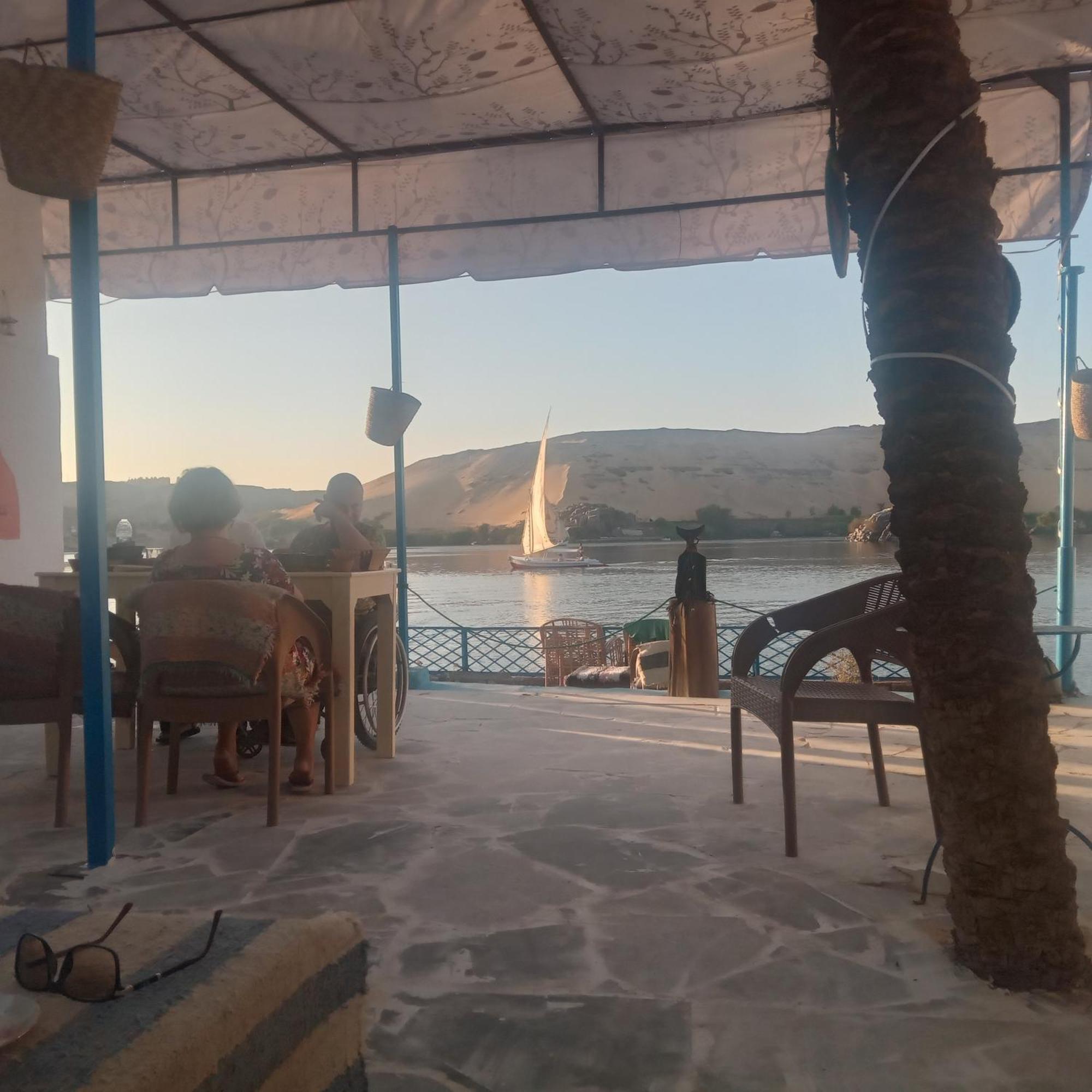 Hooly Nubian Hotel Aswan Bagian luar foto