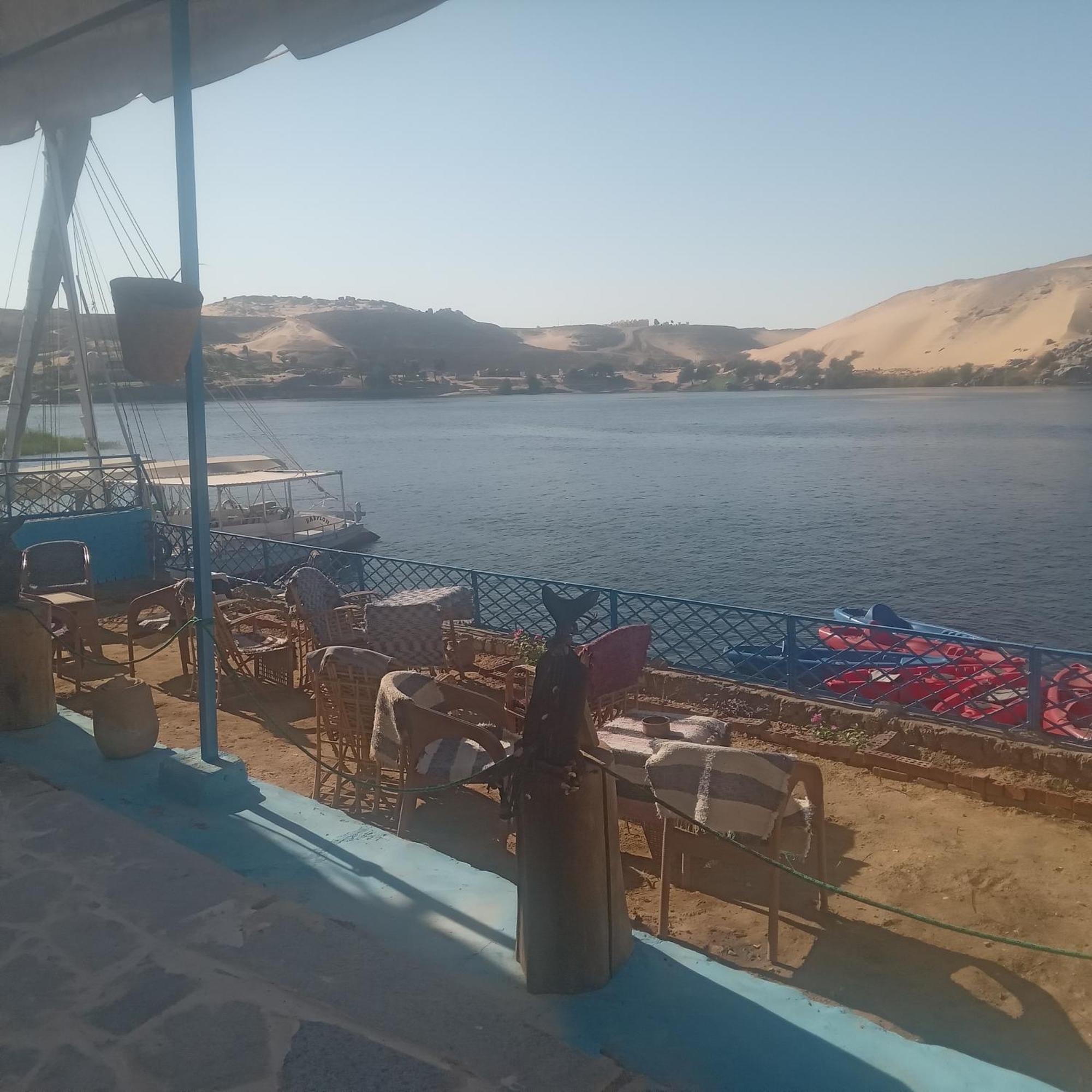 Hooly Nubian Hotel Aswan Bagian luar foto